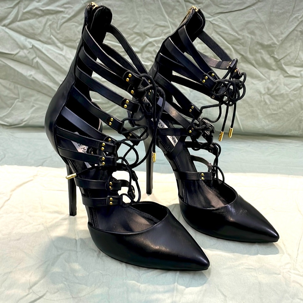 Steve Madden STS heels. Size 8 1/2 in good condition. Worn once